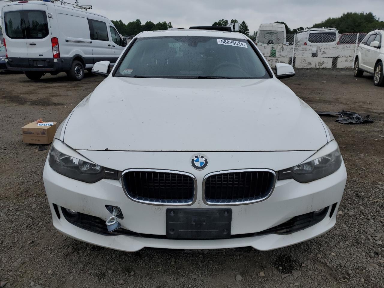 2013 BMW 328 Xi Sulev vin: WBA3B5G56DNS00666