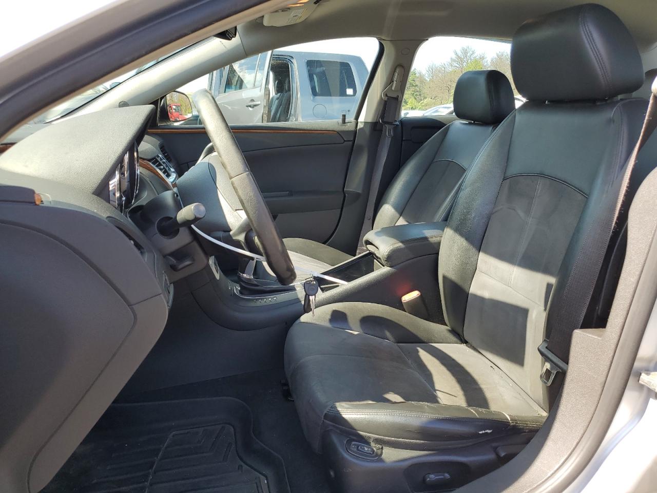 1G1ZJ57B694136012 2009 Chevrolet Malibu 2Lt