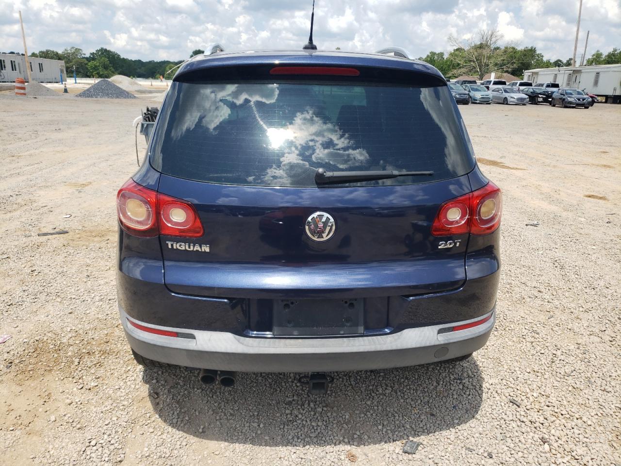 WVGAV7AXXBW522303 2011 Volkswagen Tiguan S