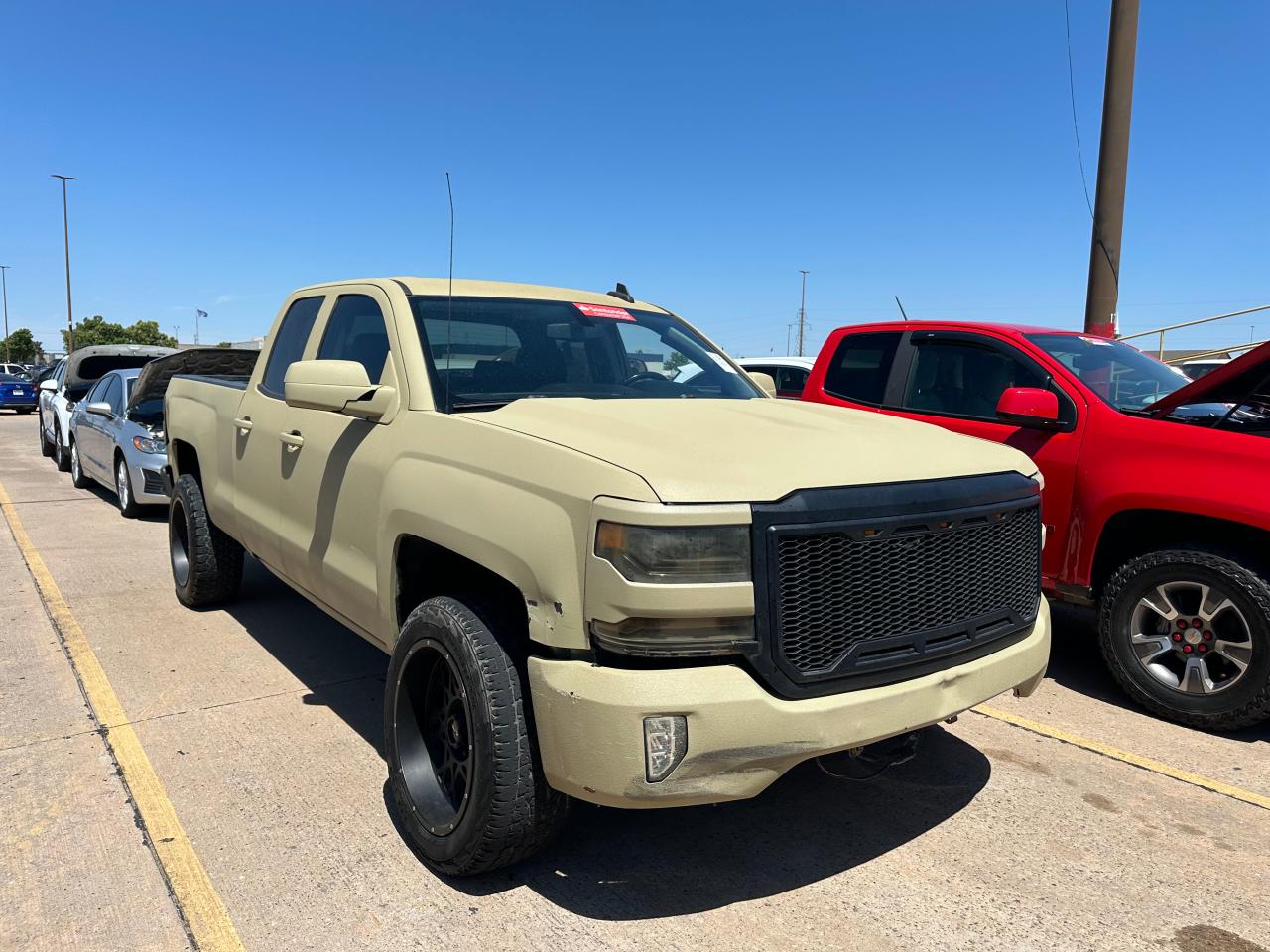 2017 Chevrolet Silverado C1500 Lt vin: 1GCRCREC1HZ320568