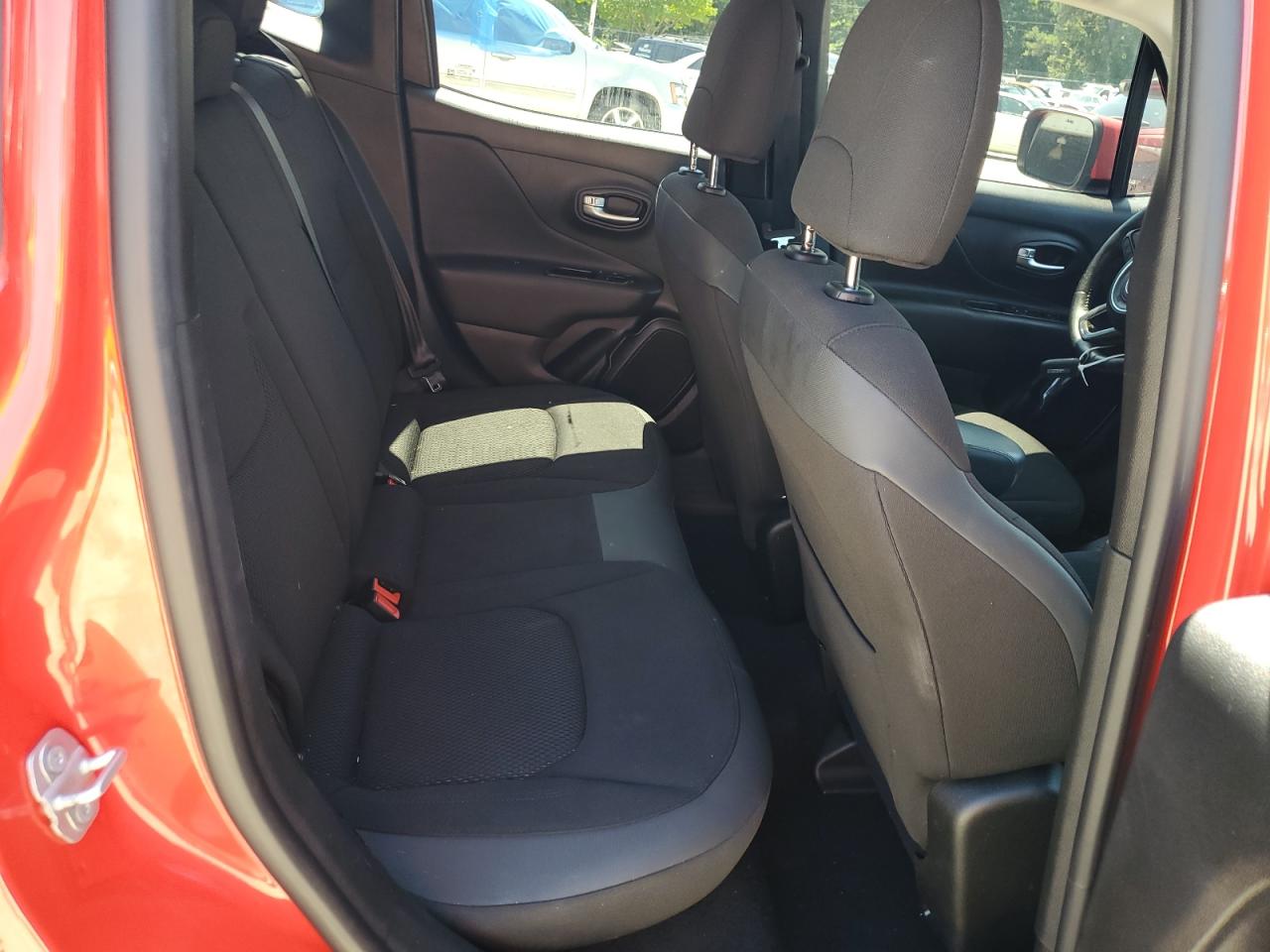 ZACNJBBB3LPL70044 2020 Jeep Renegade Latitude