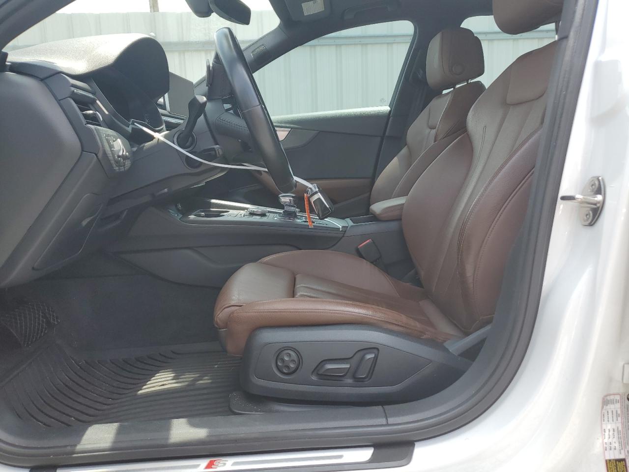 WAUENAF49HN028897 2017 Audi A4 Premium Plus