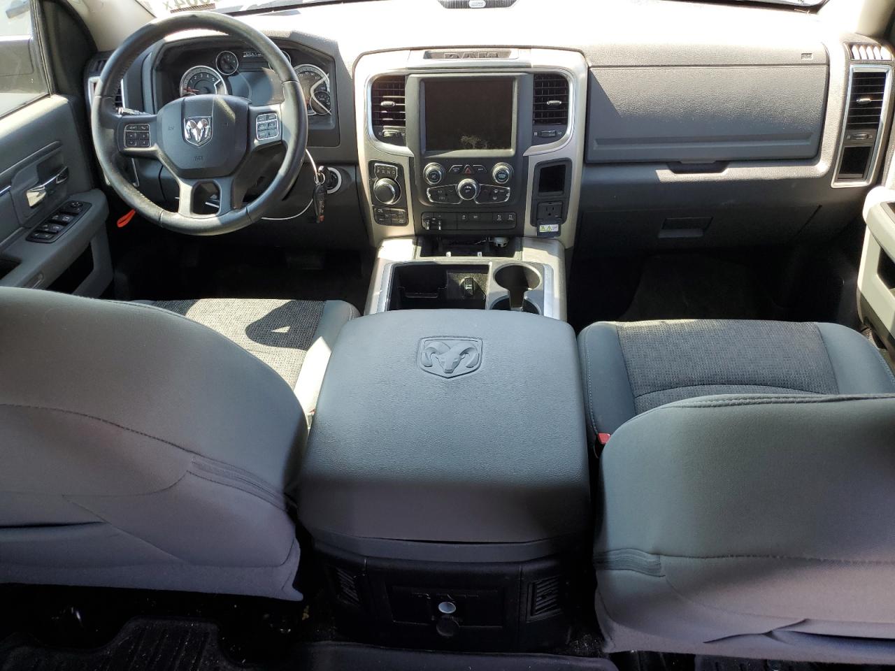 1C6RR7TM0FS724375 2015 Ram 1500 Slt