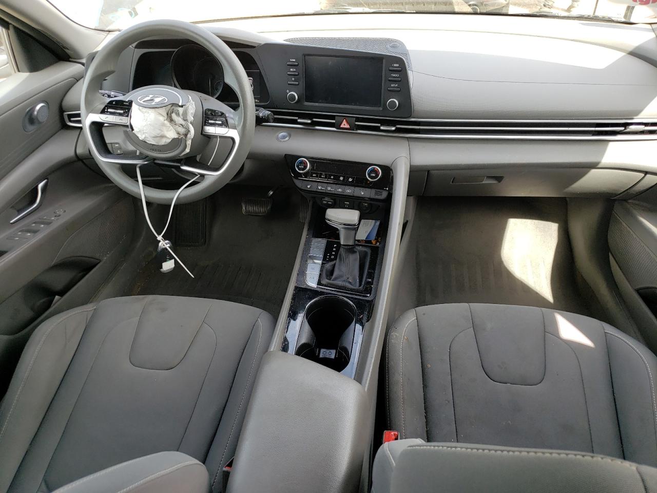 KMHLM4AJ4NU015015 2022 Hyundai Elantra Blue