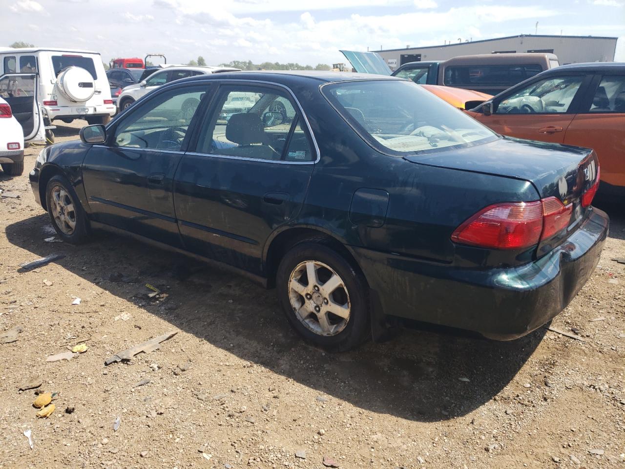 1HGCG5670YA073628 2000 Honda Accord Se