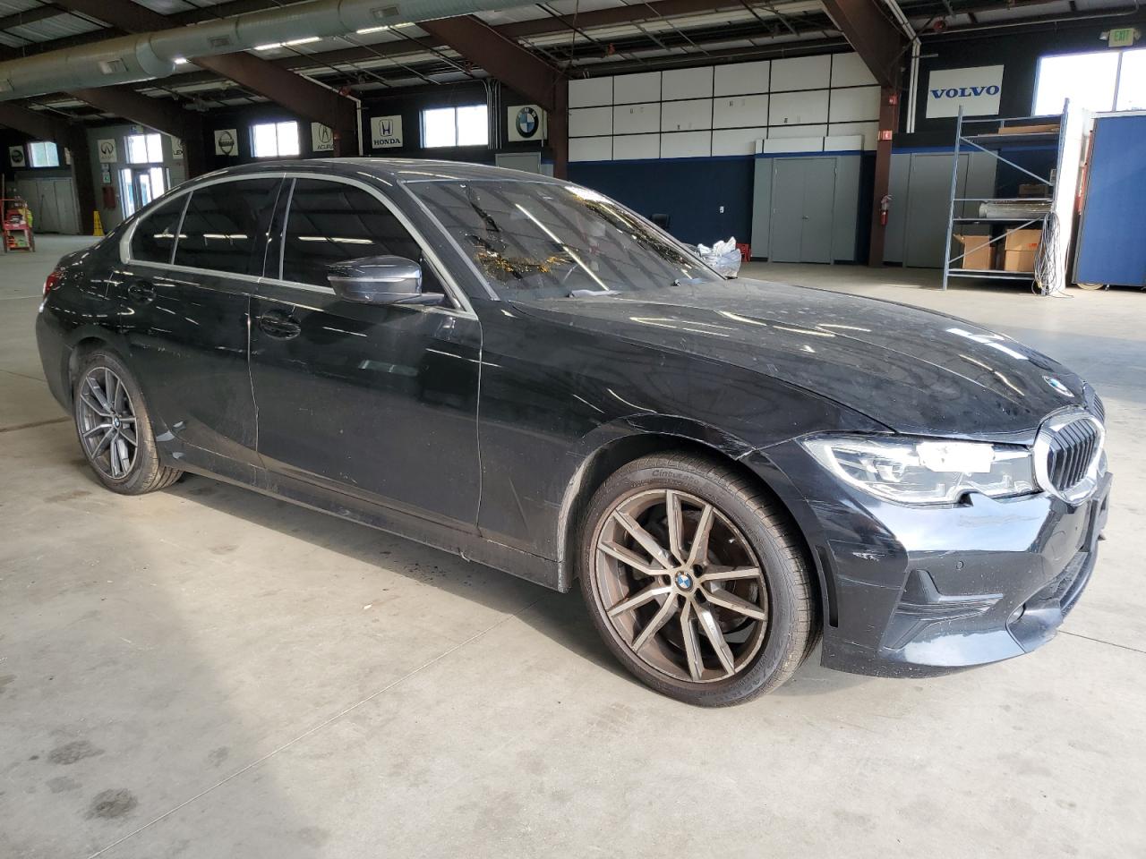 2019 BMW 330Xi vin: WBA5R7C55KAJ80856