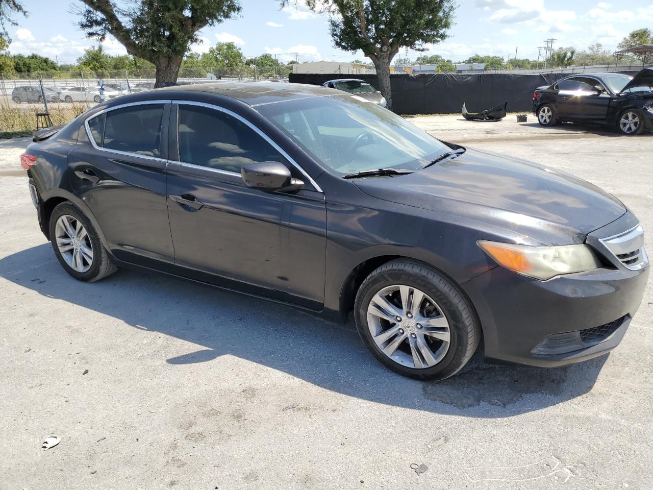 19VDE1F36DE005462 2013 Acura Ilx 20