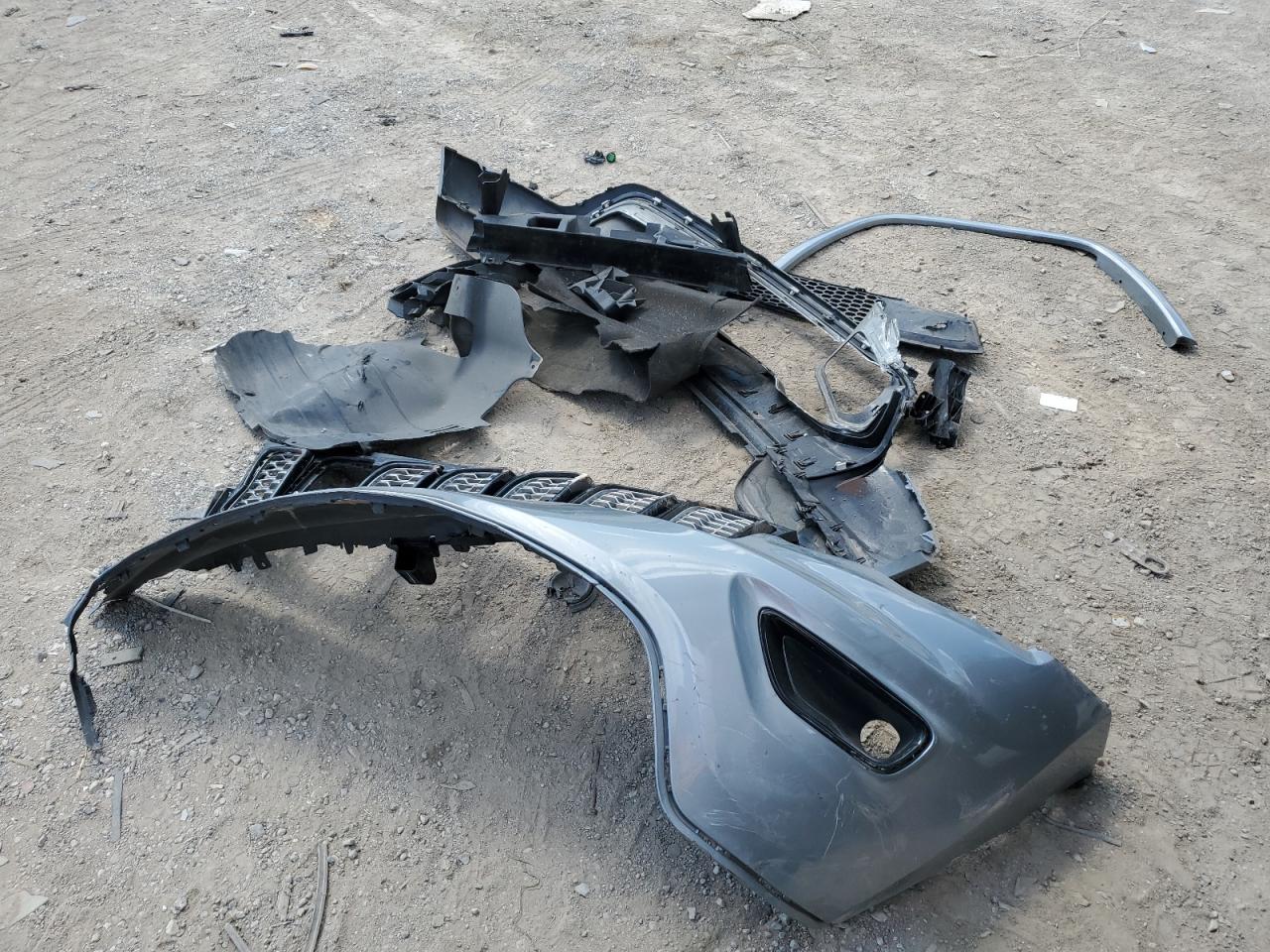 1C4RJFAG9LC419583 2020 Jeep Grand Cherokee Laredo