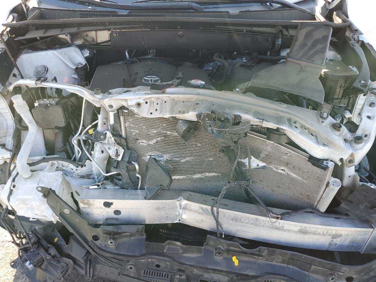 5TDDZRFH9KS991871 2019 Toyota Highlander Limited