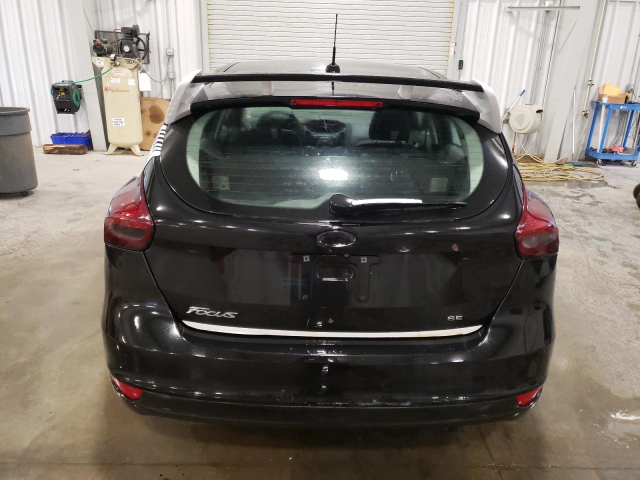 1FADP3K22FL301170 2015 Ford Focus Se