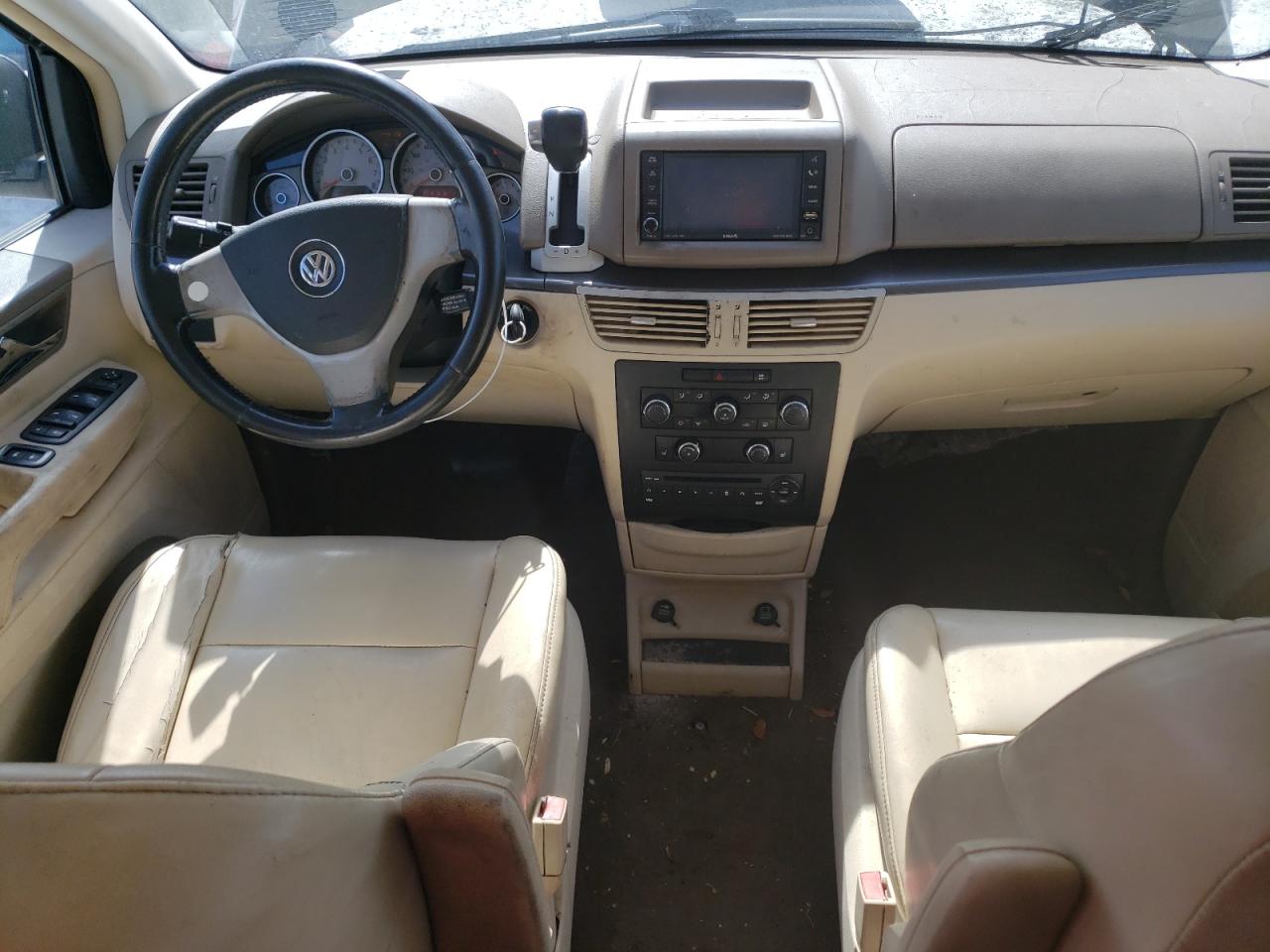 2V4RW3D10AR159186 2010 Volkswagen Routan Se