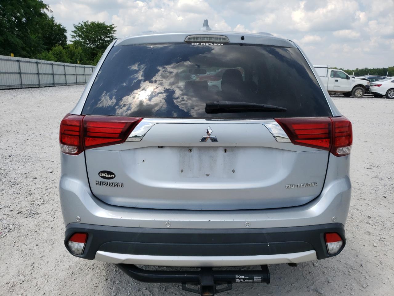 JA4AD2A39HZ034582 2017 Mitsubishi Outlander Es