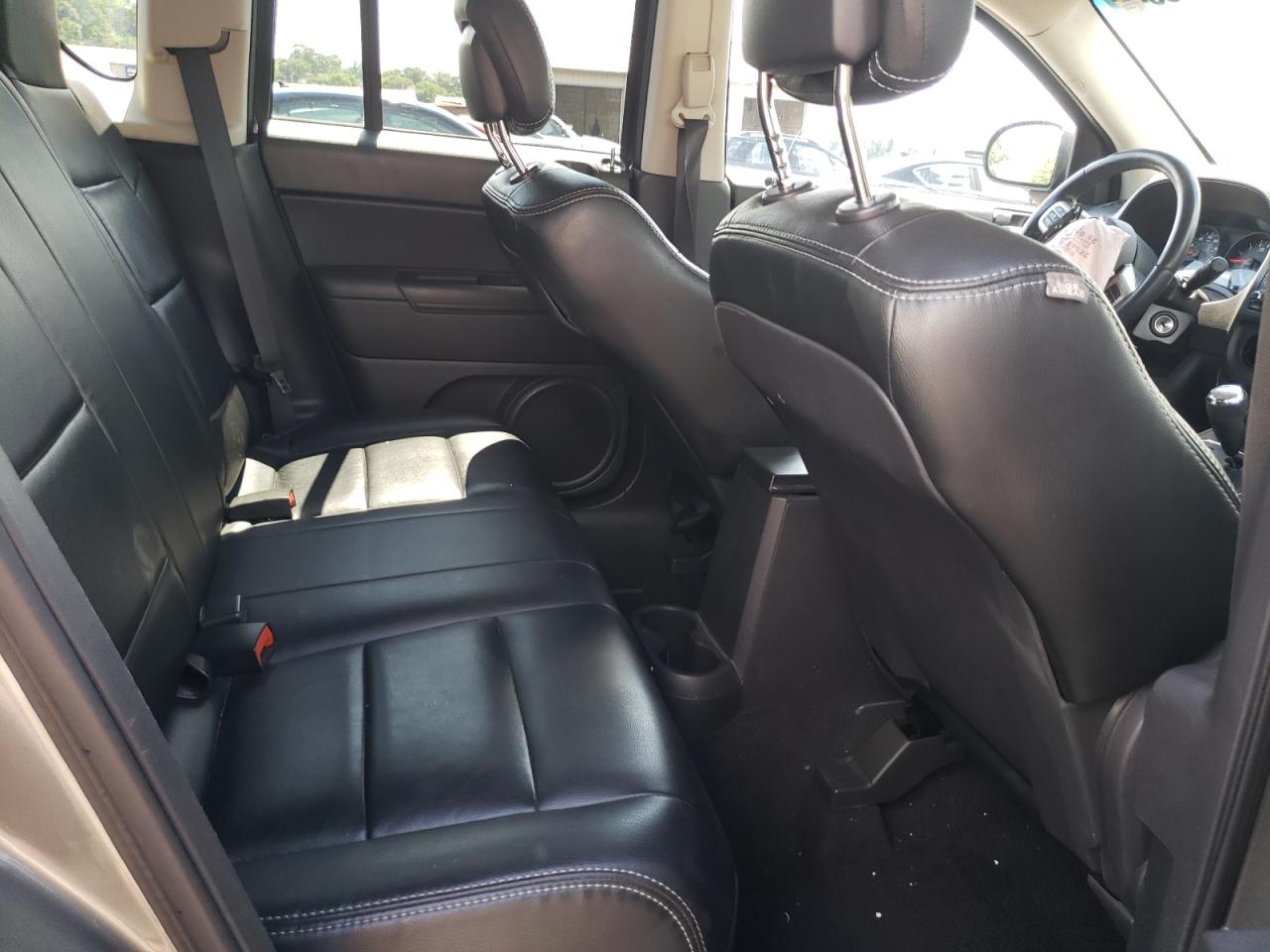 1J4NF1FBXBD281670 2011 Jeep Compass Sport