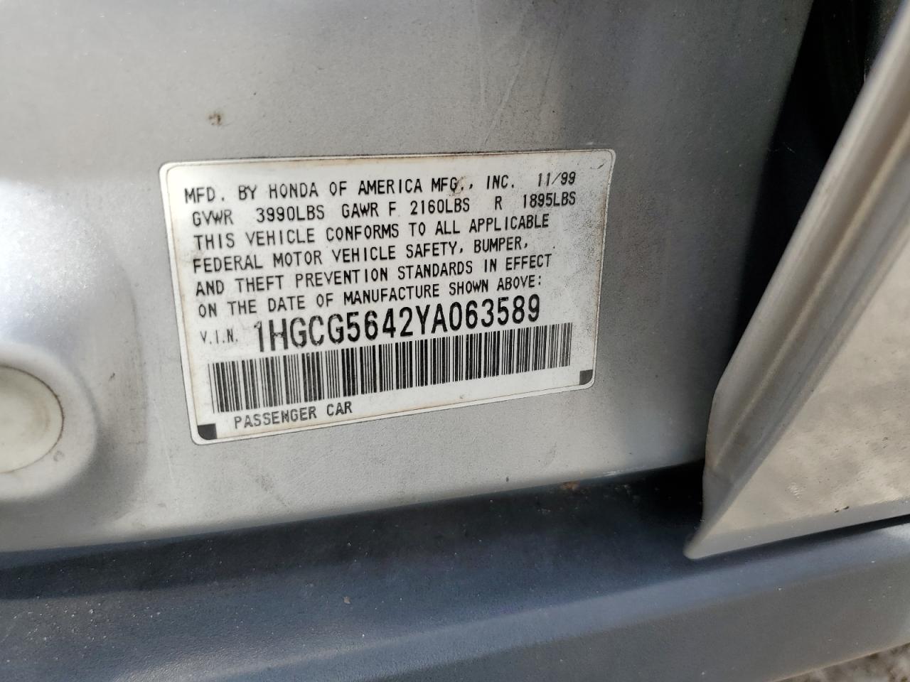 1HGCG5642YA063589 2000 Honda Accord Lx
