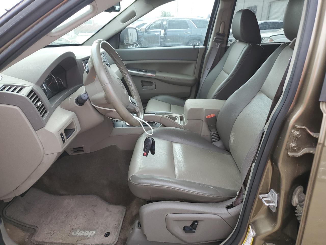 1J8GS48K88C242334 2008 Jeep Grand Cherokee Laredo