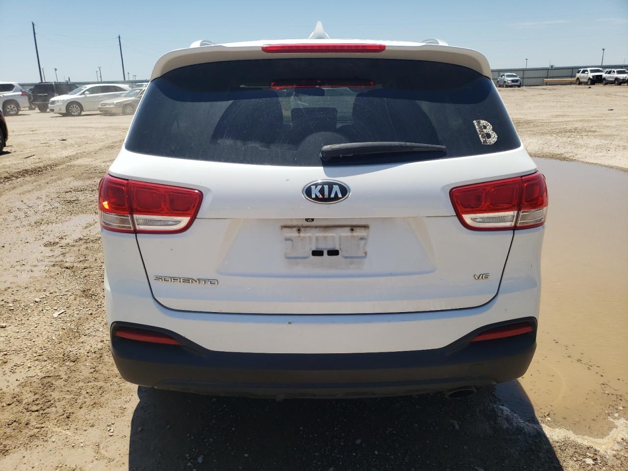 2016 Kia Sorento Lx vin: 5XYPG4A50GG030017