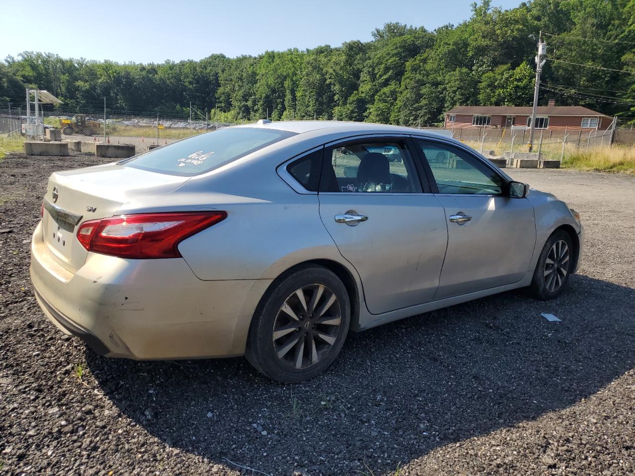 2017 Nissan Altima 2.5 vin: 1N4AL3AP1HC174412