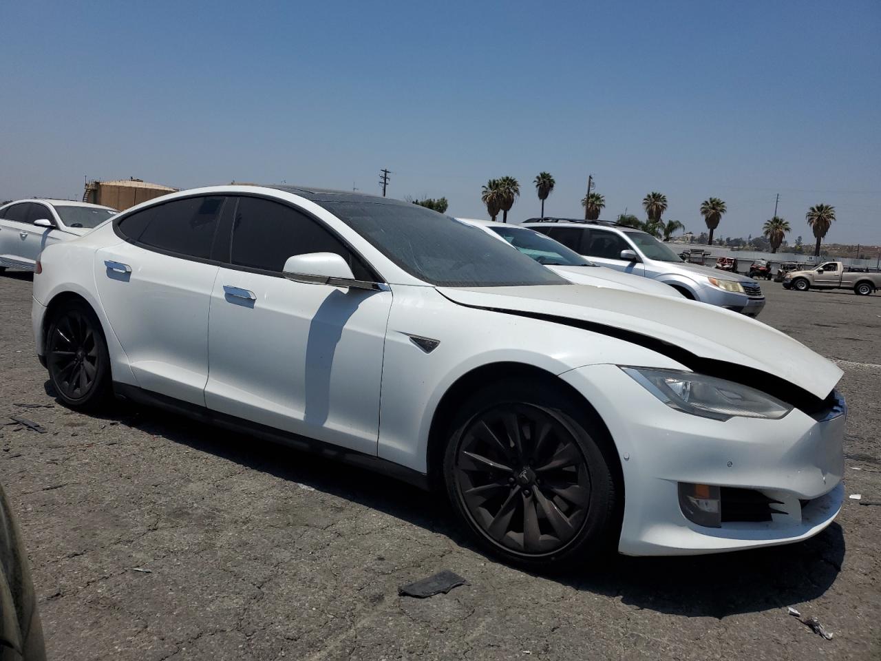 2013 Tesla Model S vin: 5YJSA1CN6DFP05928