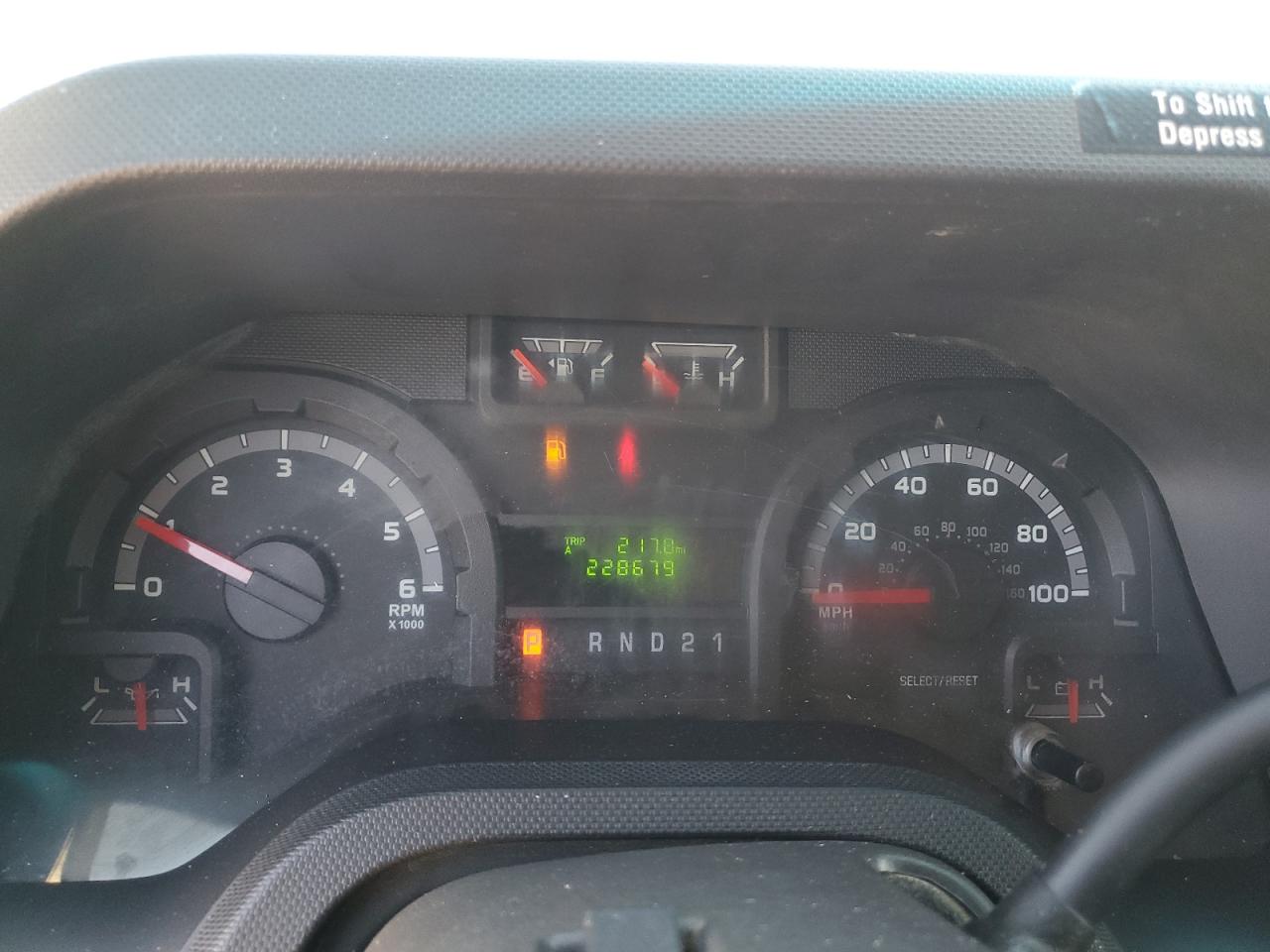 1FTNE24W09DA28601 2009 Ford Econoline E250 Van