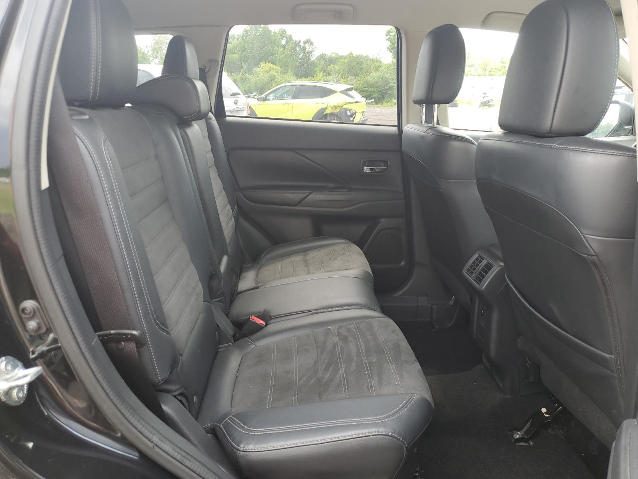 JA4AD3A30KZ042485 2019 Mitsubishi Outlander Se