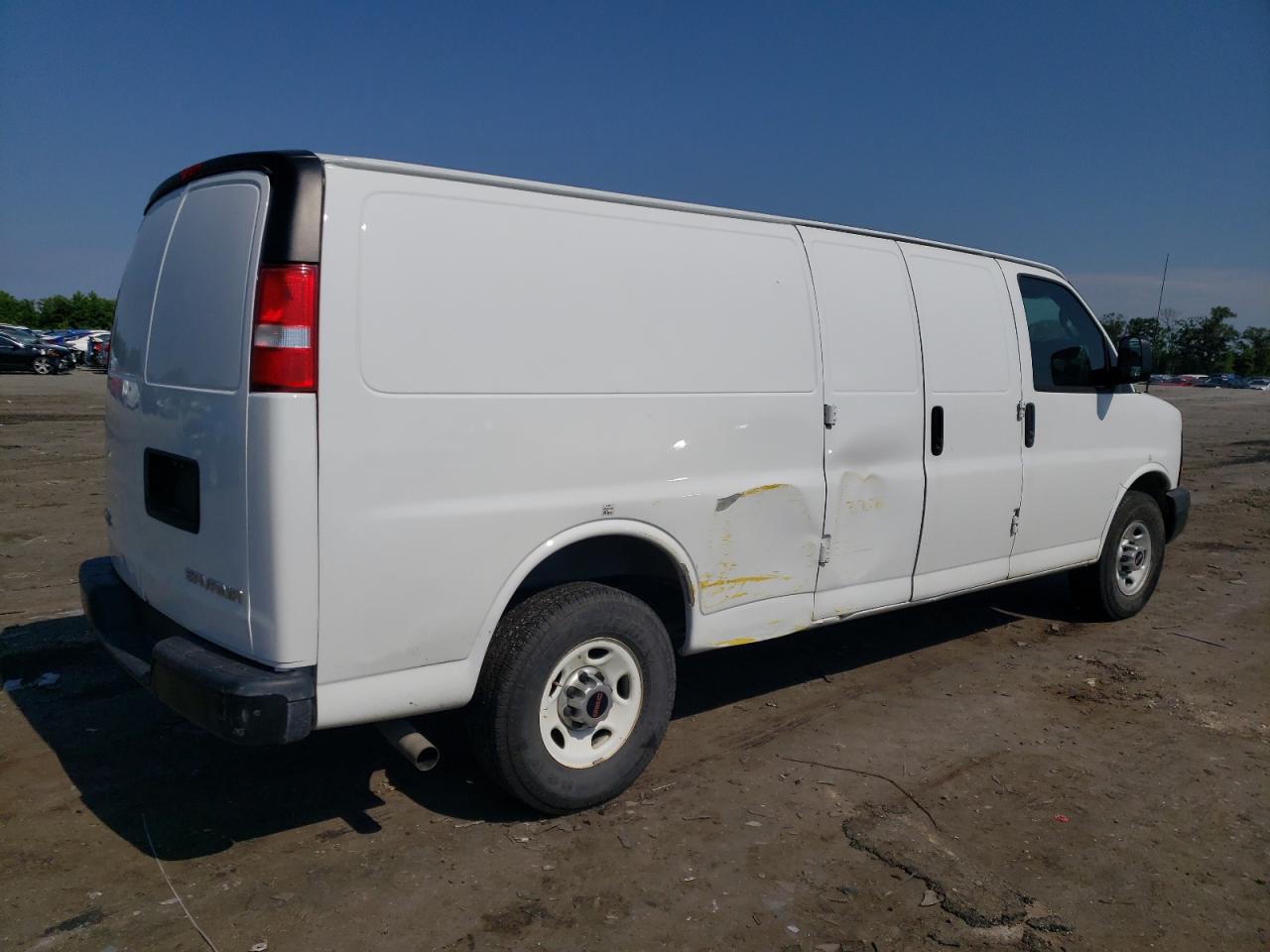 Lot #2843444531 2017 GMC SAVANA G25