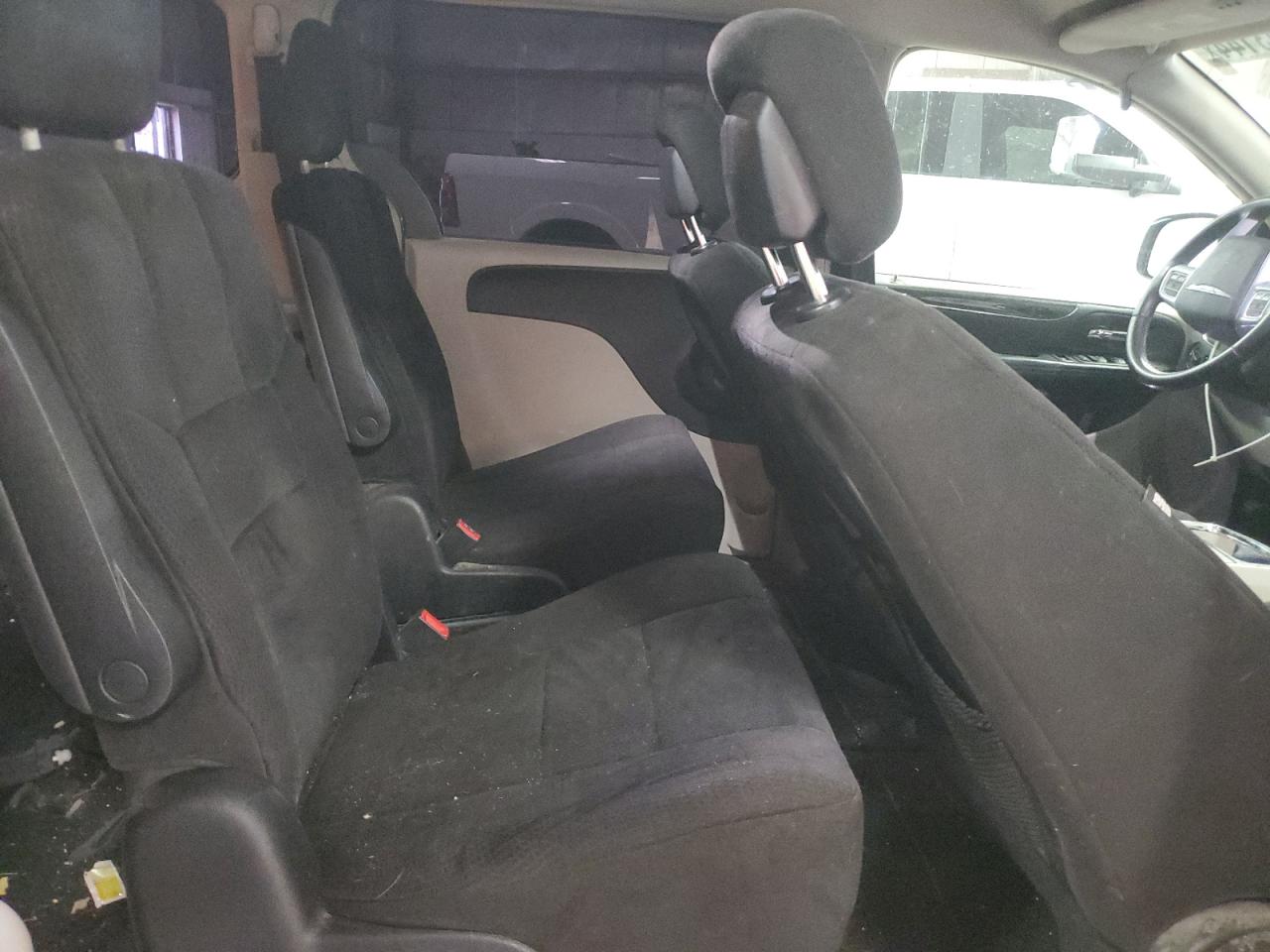 2A4RR5DG6BR735103 2011 Chrysler Town & Country Touring