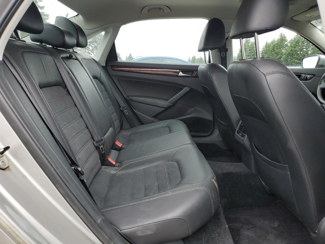 1VWCP7A33DC102890 2013 Volkswagen Passat Sel