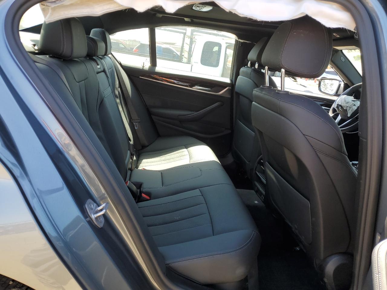 WBA13BJ09NWX58765 2022 BMW 530 Xi