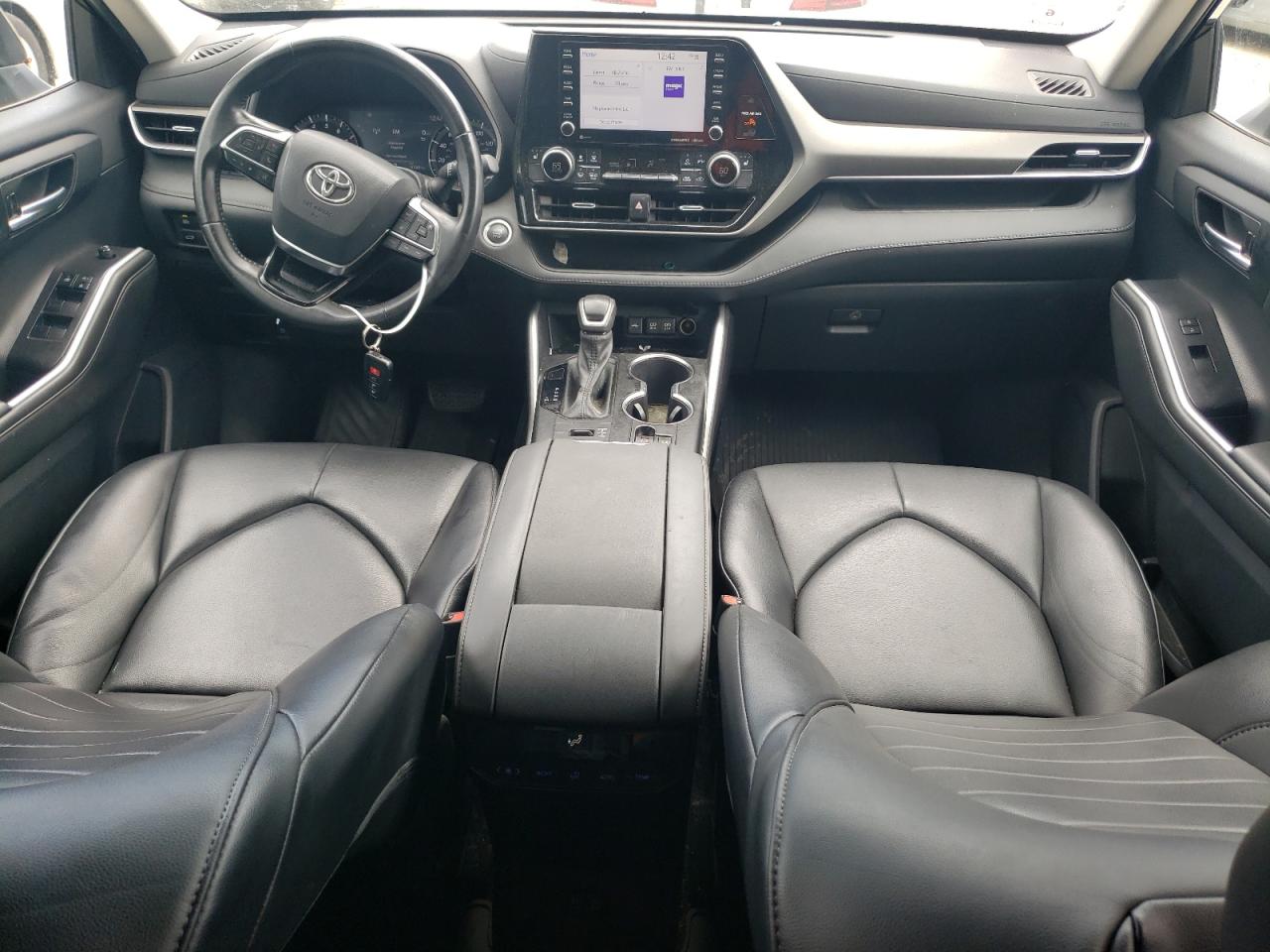 5TDGZRBH3MS123631 2021 Toyota Highlander Xle