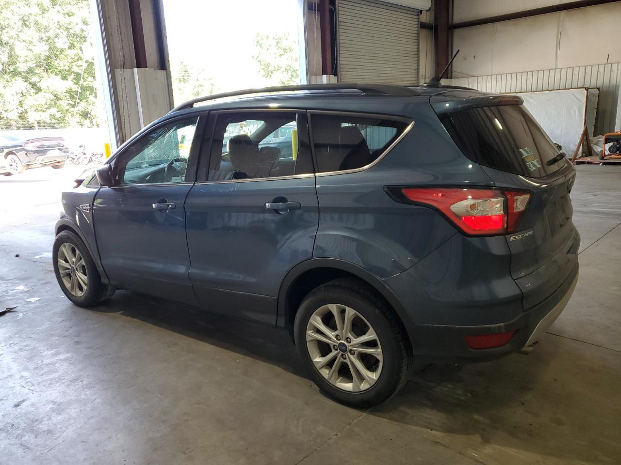 1FMCU0HD0JUB20265 2018 Ford Escape Sel