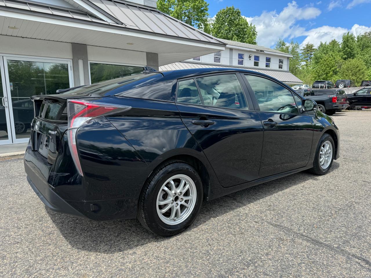 JTDKBRFUXG3516568 2016 Toyota Prius