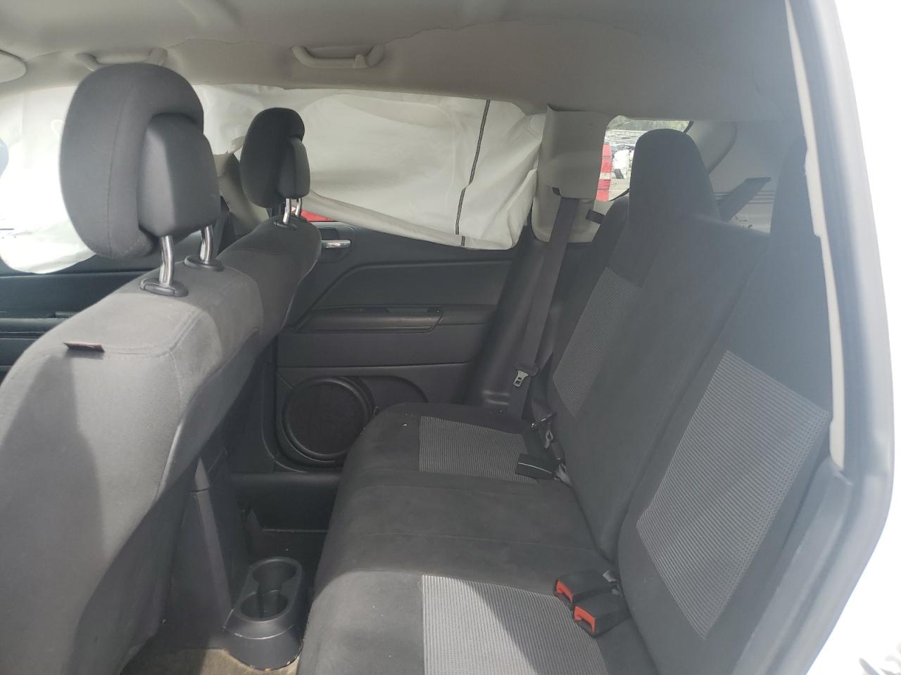 1C4NJCBA1GD640988 2016 Jeep Compass Sport