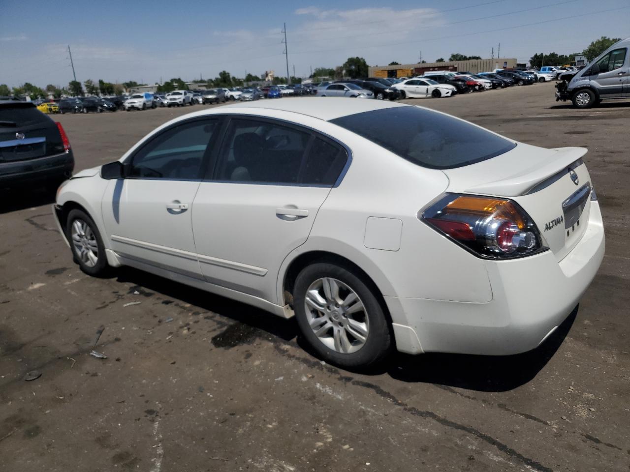 2012 Nissan Altima Base vin: 1N4AL2AP4CN443798