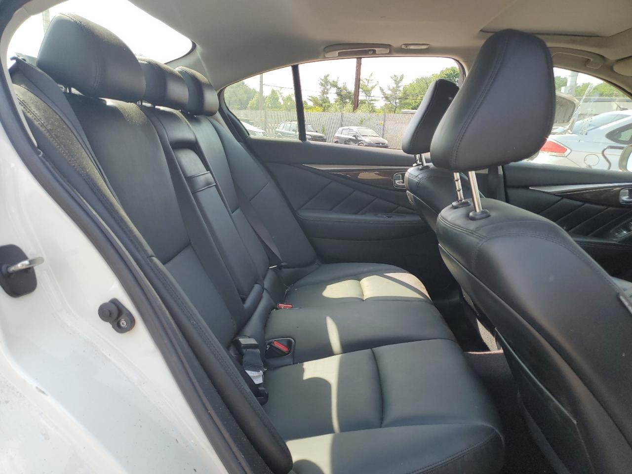 JN1EV7AR8JM438839 2018 Infiniti Q50 Luxe