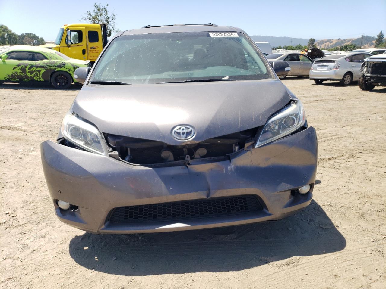 5TDDZ3DC8HS157667 2017 Toyota Sienna Xle