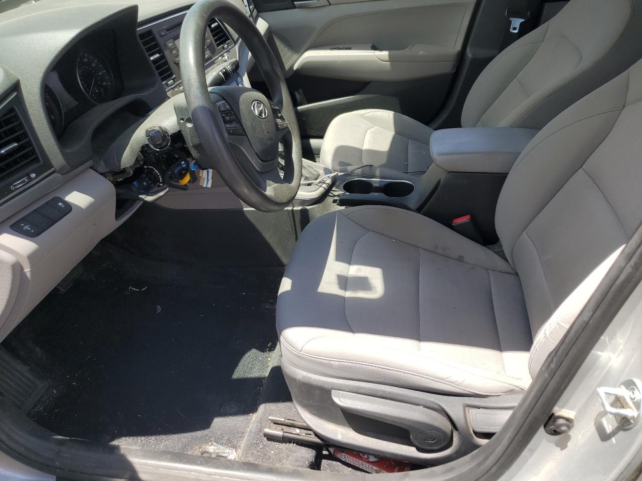 2018 Hyundai Elantra Se vin: 5NPD74LF7JH340853