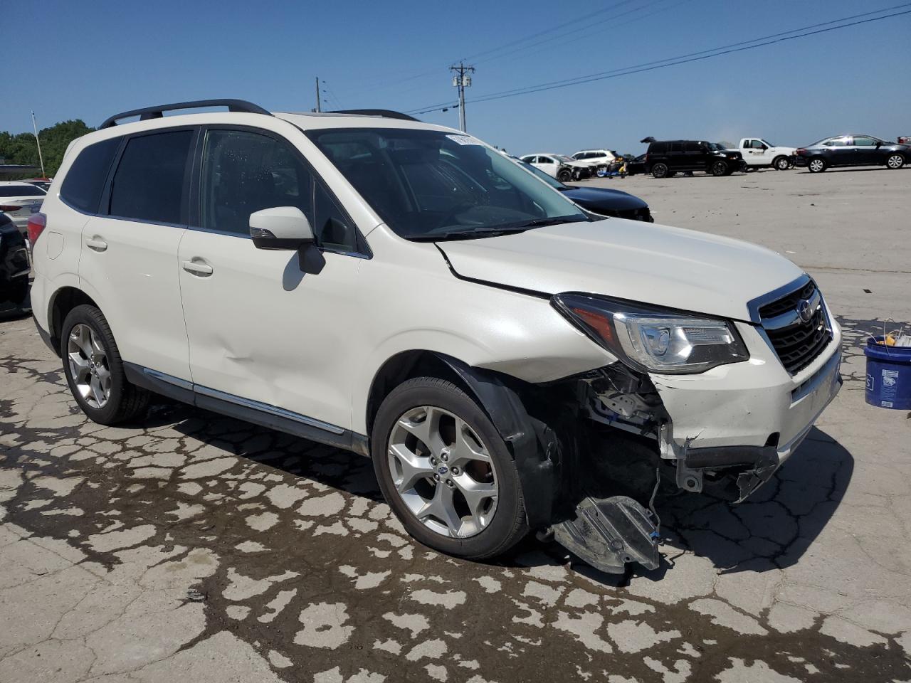 JF2SJAWC2JH462769 2018 Subaru Forester 2.5I Touring