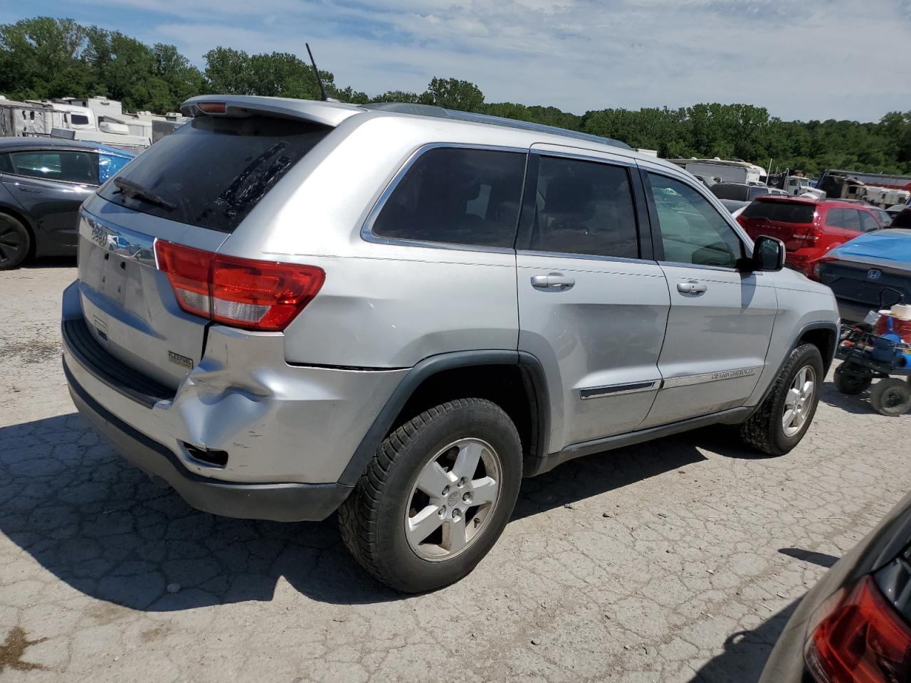 1C4RJEAGXCC317946 2012 Jeep Grand Cherokee Laredo