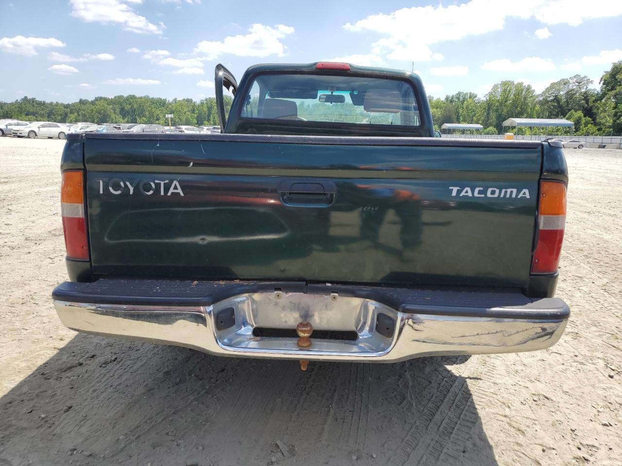 5TENL42N0YZ710623 2000 Toyota Tacoma