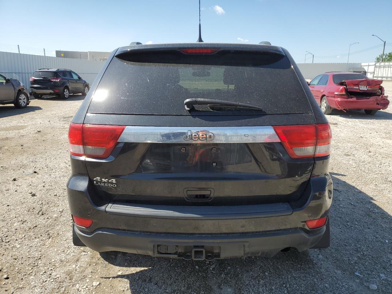 1J4RR4GGXBC532665 2011 Jeep Grand Cherokee Laredo