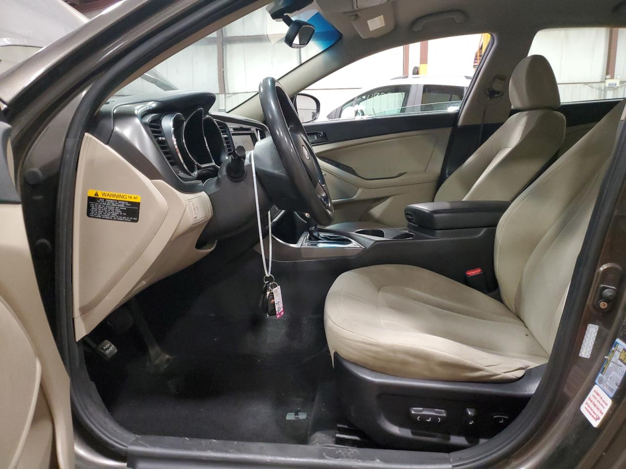 KNAGM4A79B5069956 2011 Kia Optima Lx