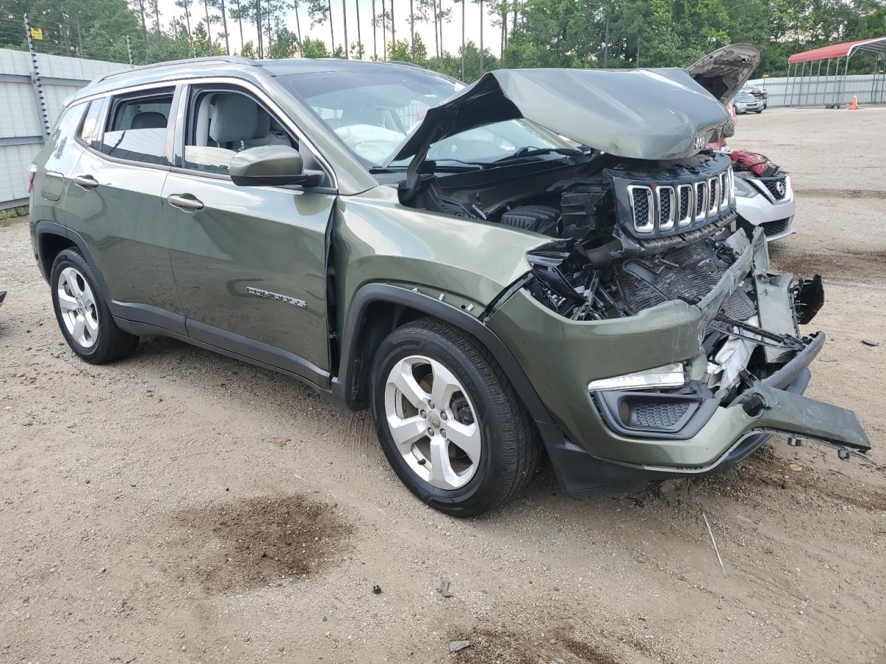 2018 Jeep Compass Latitude vin: 3C4NJCBB3JT319318