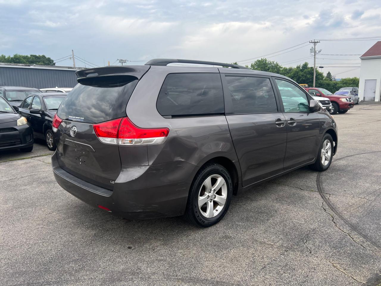 2013 Toyota Sienna Le vin: 5TDKK3DC6DS333685