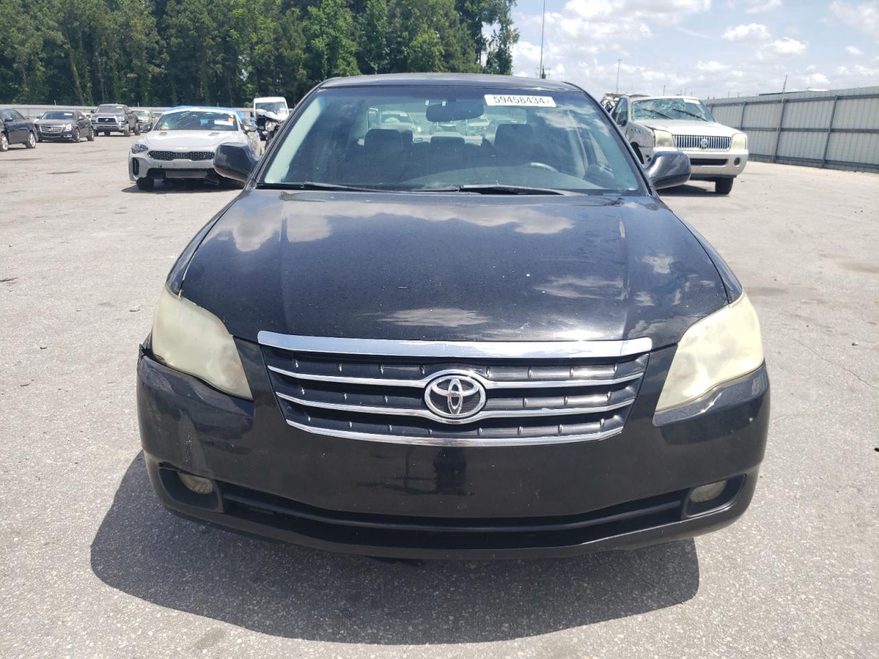 Lot #2823881149 2005 TOYOTA AVALON XL