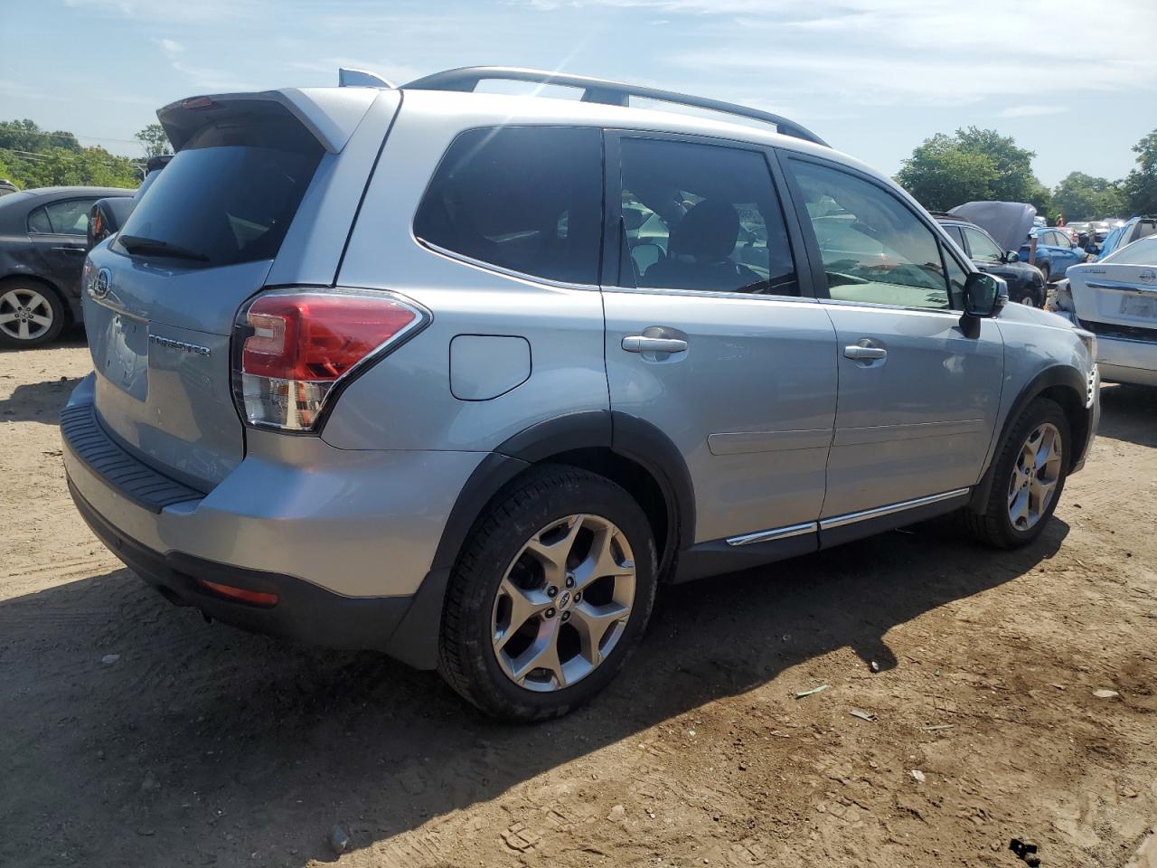 JF2SJAWC6JH479509 2018 Subaru Forester 2.5I Touring