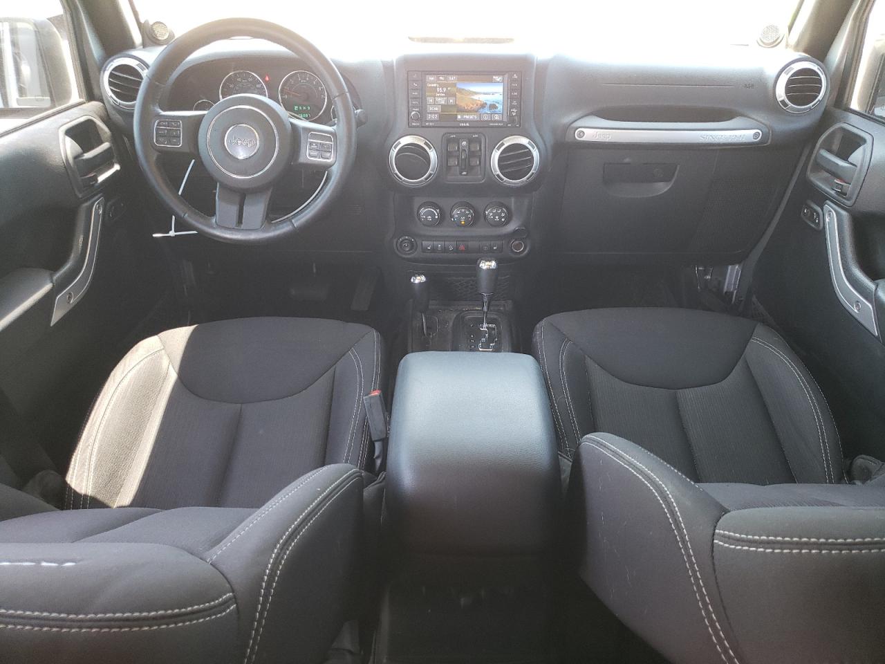 1C4HJWFG4EL284570 2014 Jeep Wrangler Unlimited Rubicon