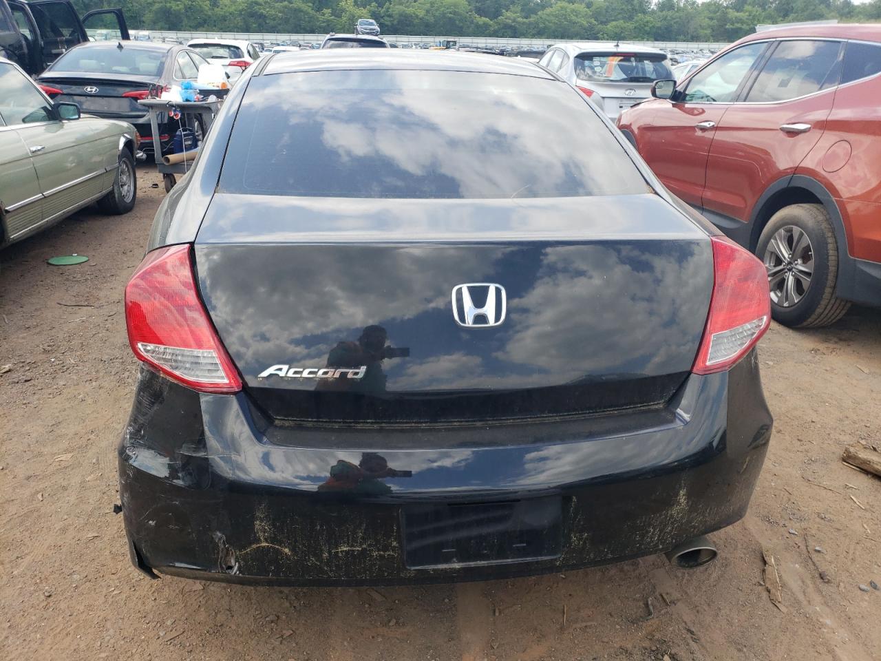 1HGCS1B31BA011446 2011 Honda Accord Lx-S
