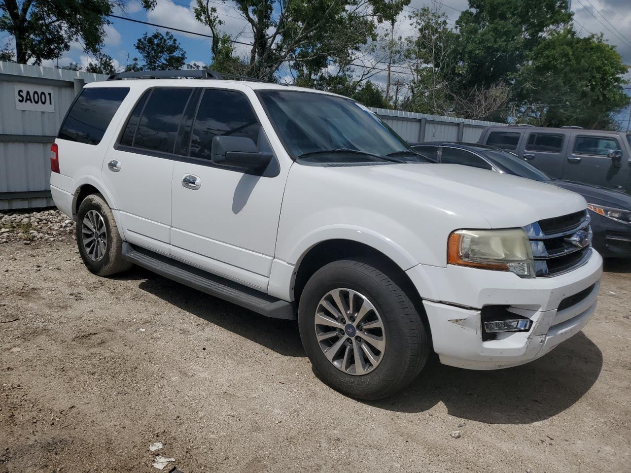 1FMJU1HTXFEF19061 2015 Ford Expedition Xlt