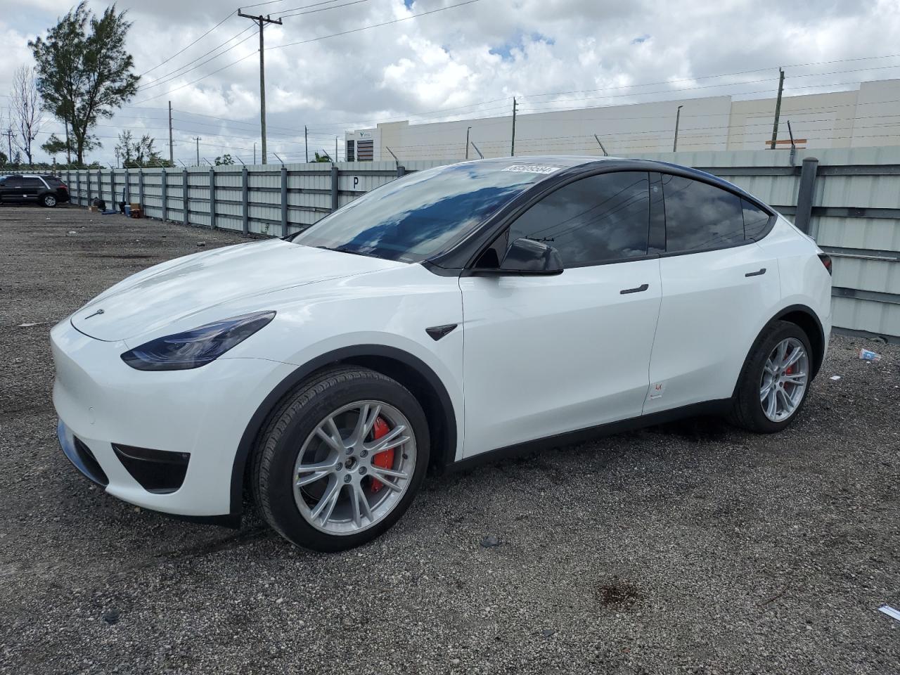 7SAYGAEE7PF593699 2023 Tesla Model Y