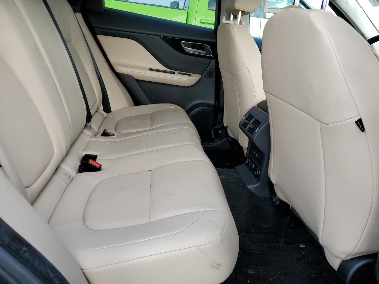 SADCJ2FX2JA272690 2018 Jaguar F-Pace Premium